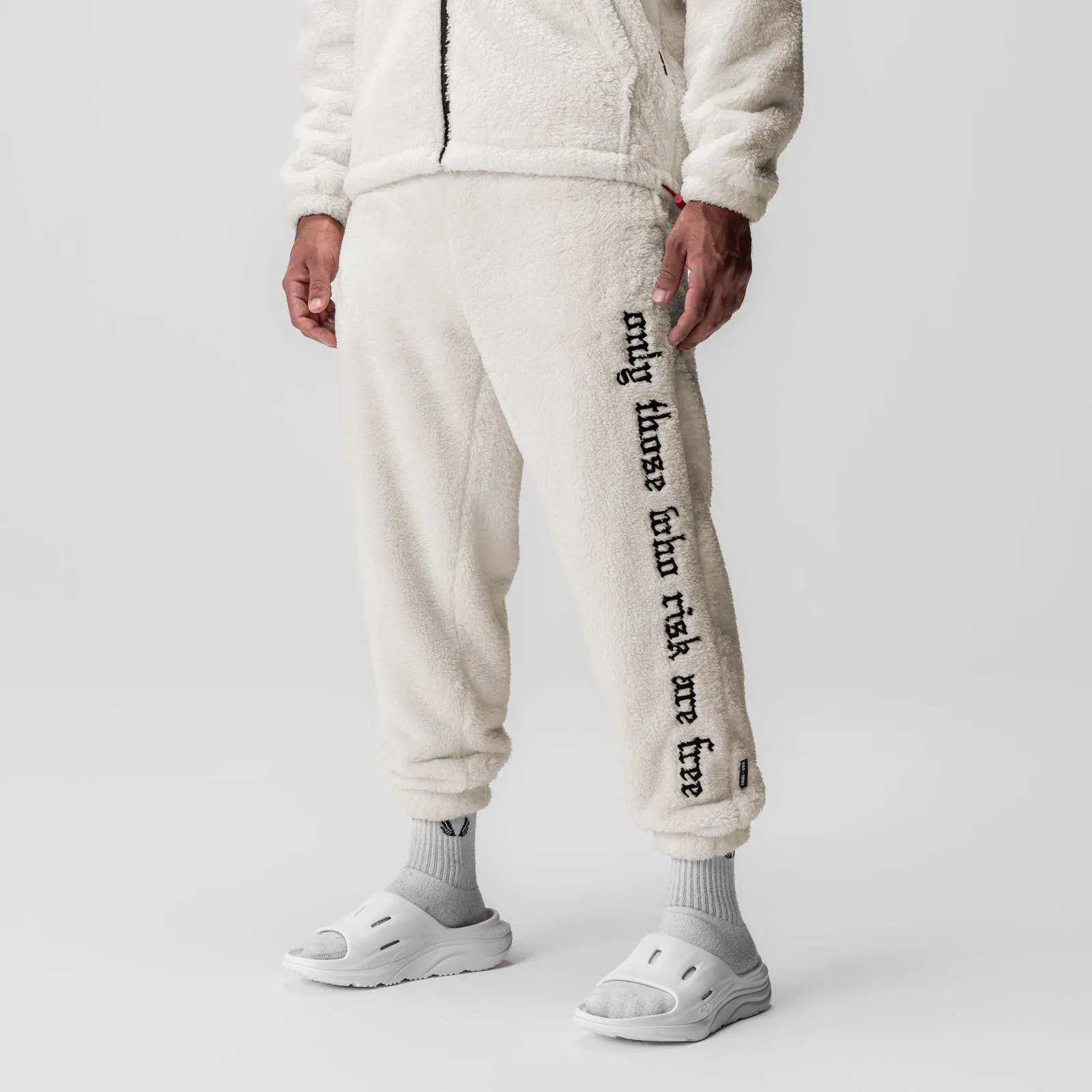 0692. Sherpa Recovery Sweats - Ivory Cream/Black