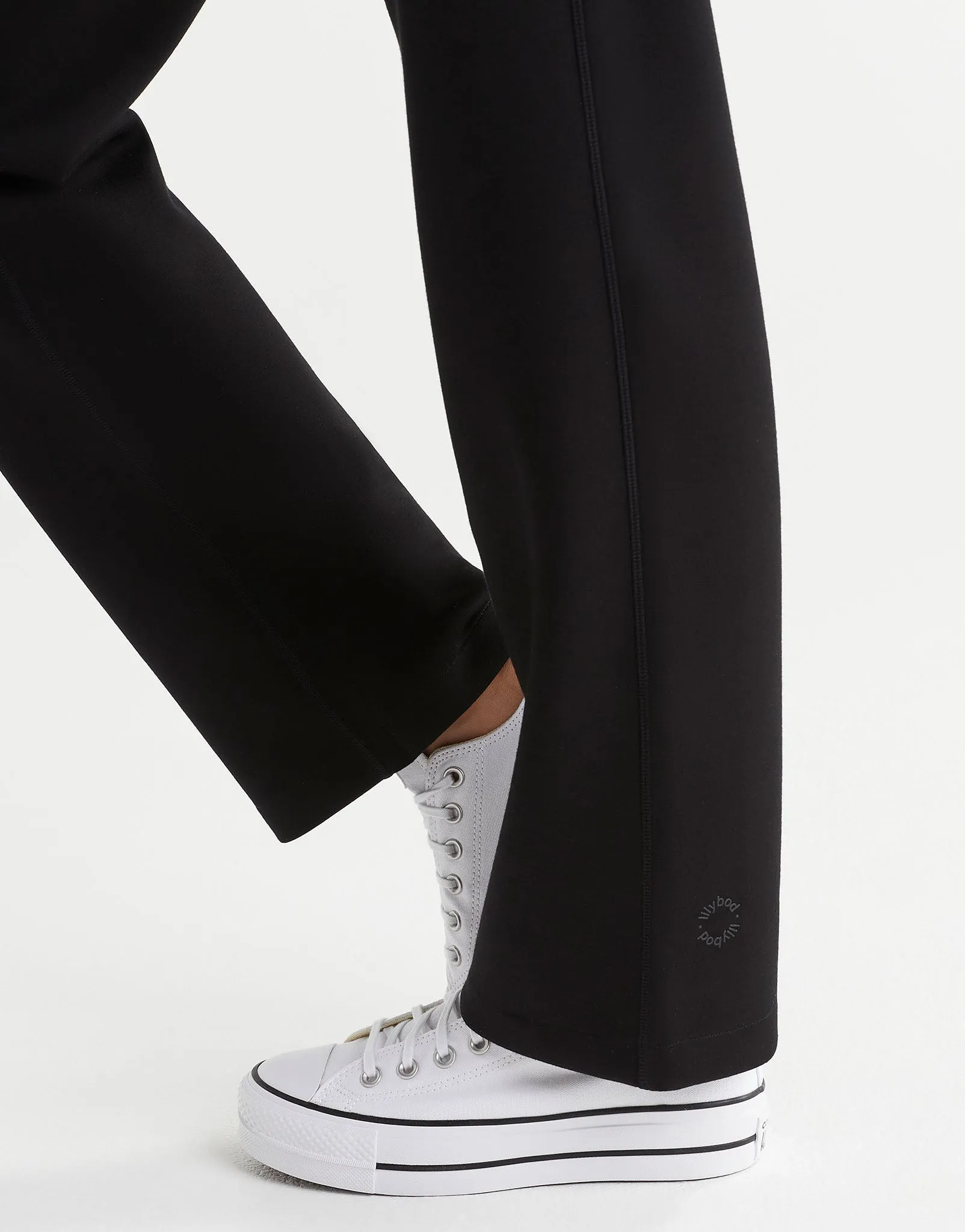 AIMIE Relaxed Fit Jogger - Black